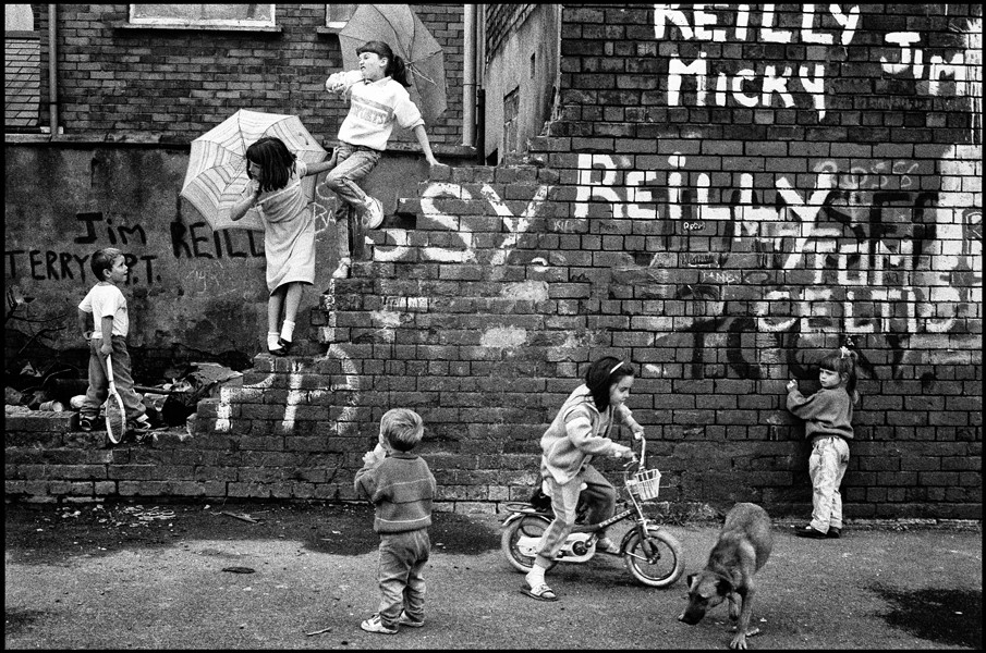   © Alain Keler - Agence Myop - Devis Flats, quartier catholique le plus pauvre de Belfast