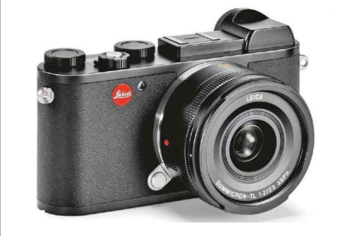 Leica dans le magazine Polka